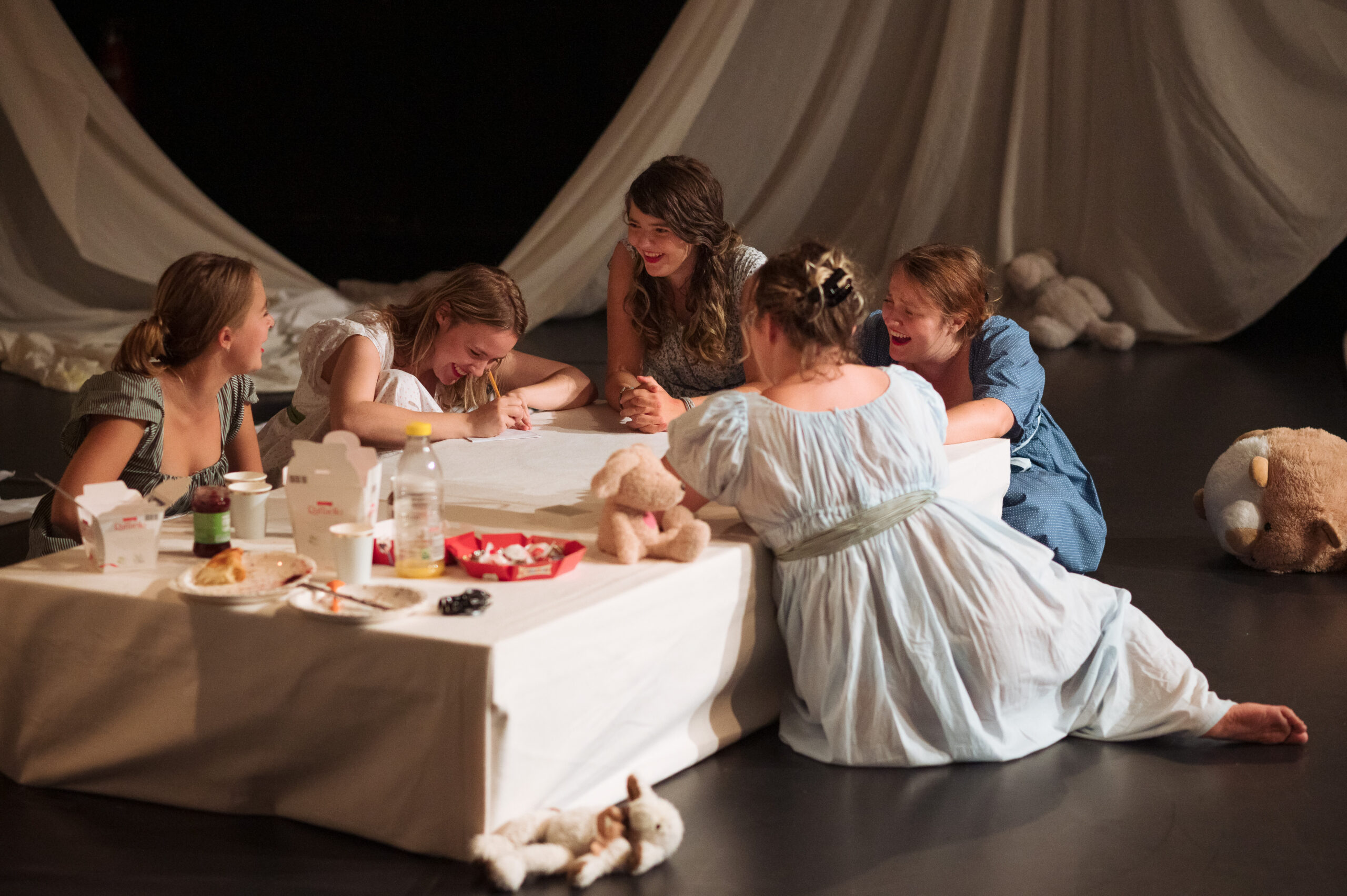 Stolz und Vorurteil, oder wie Bärchen alle Tiere vor der Flutwelle rettete.